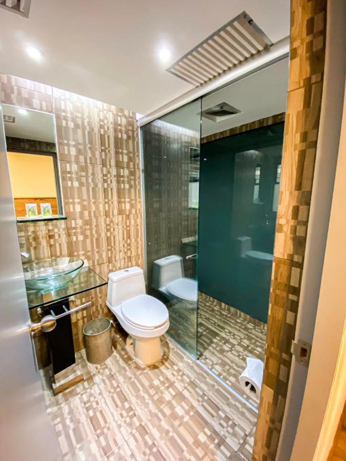 La Fuente Hotel *